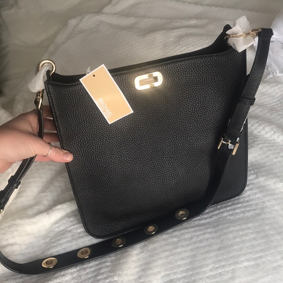 MICHAEL Kors crossbody - Picture 1 of 8